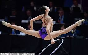 扎金花高手眼中的“垃圾牌”利用：如何用小对子偷走大底池。（高手视角下“垃圾牌”的妙用：用小对子撬走大底池）