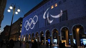 狂魔哥开团Faker碰瓷UZI！5个皮肤不如一诺一个，UZI纯属阿猫阿狗